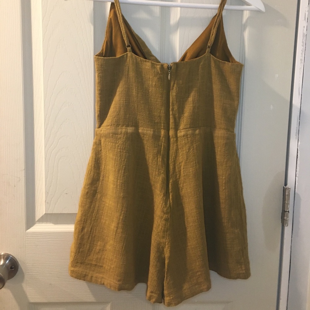Dynamite Romper ✨ - Picture 2 of 6